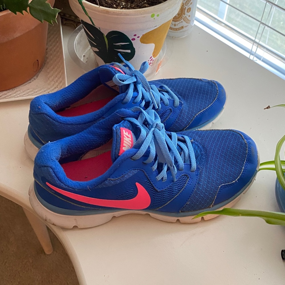 Nike Sneakers!